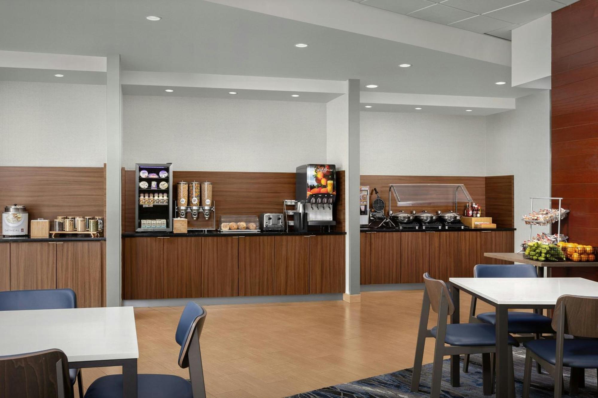 Hotel Fairfield & By Marriott Atlanta