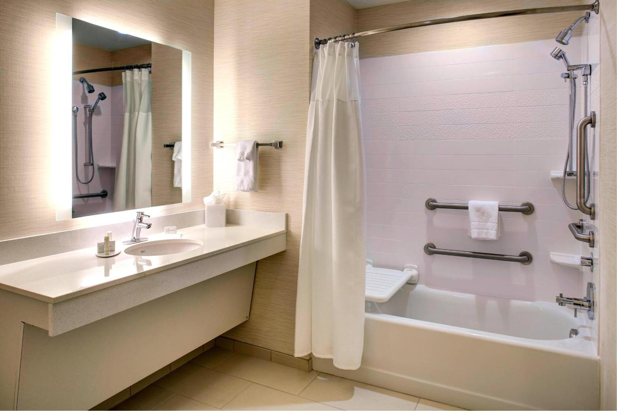 Hotel Fairfield & By Marriott Atlanta 3*